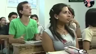 محمد اوسو بالكلية عم يسلبها على الاستاذ هههههههههههههه دندنها