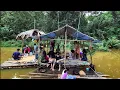 Download Lagu Kehidupan keluarga dayak di tahun 2025, liburan anak sekolah berkunjung di pondok nenek di sungai