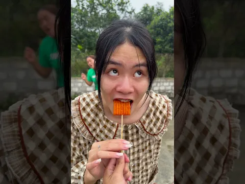 Thử thách ăn xiên kẹo vừng và quất chua và những lựa chọn hài hước bất ngờ 😆😂#shorts