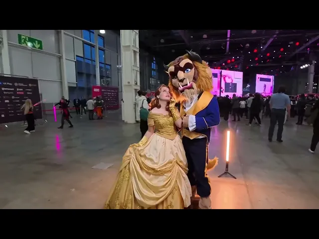 Косплей Белль из мультфильма «Красавица и Чудовище» (Beauty and the Beast)