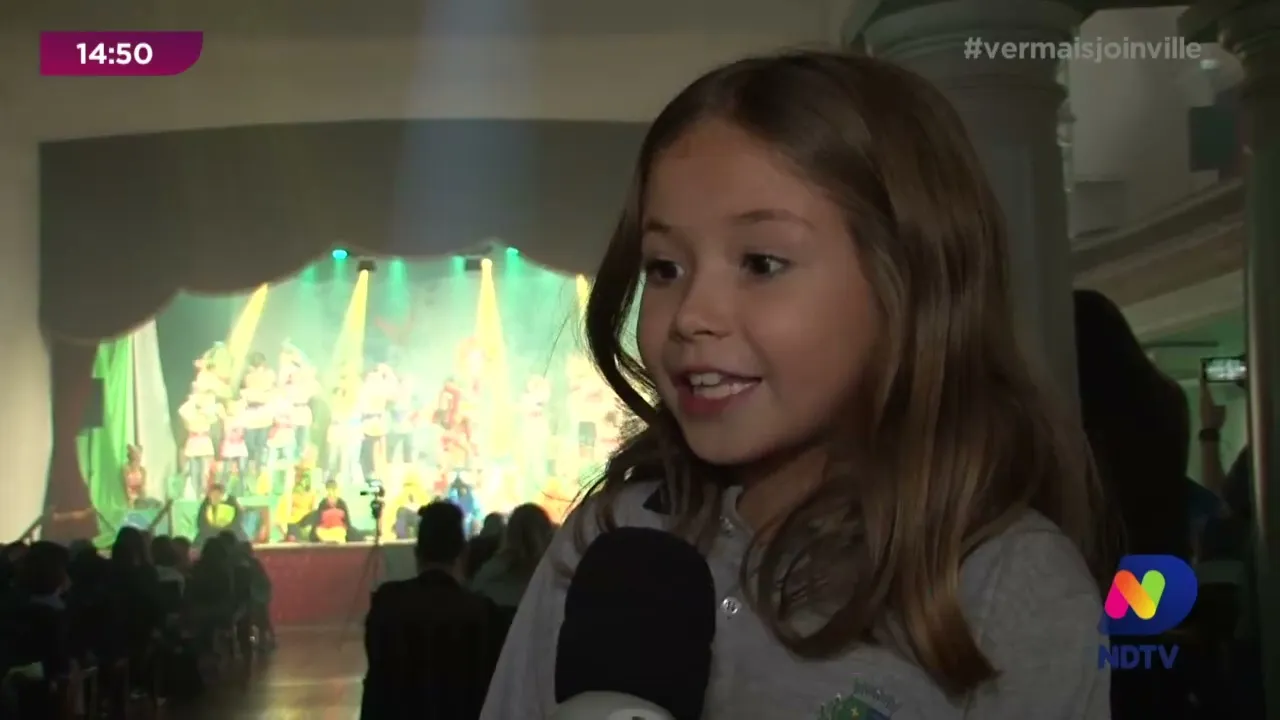 Projeto Arte nas Escolas: mais de 500 crianças assistem o Menino Gigante