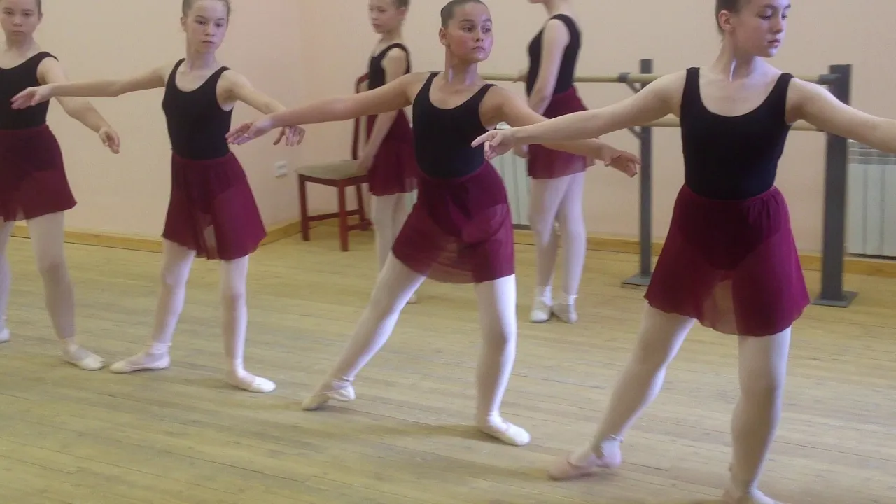 тан лие. позиции в хореографии. тан лие. тан лие на 90 градусов. тан лие.