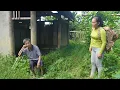 Download Lagu Girl came to help the weak old man clean up house and give a gift instant noodles