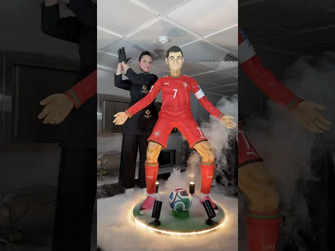 I turned Cristiano Ronaldo into cake #cristianoronaldo