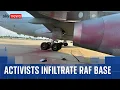 Download Lagu Pro-Palestijnse activisten dringen RAF Brize Norton binnen en spuiten verf op straaljagers