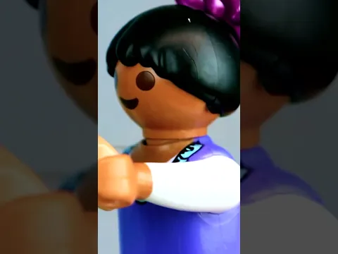 Tolle Bademeisterin in Gefahr! Können die Kinder sie retten? #familievogel #playmobil #freibad