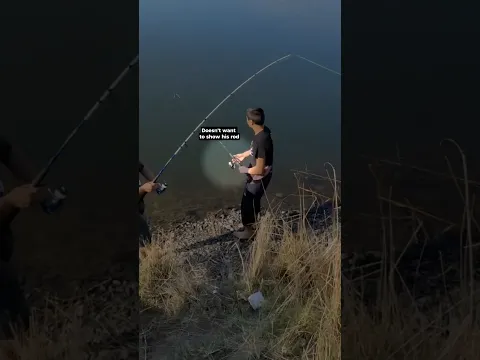 Bro is reeling with invisible handles! ππ₯