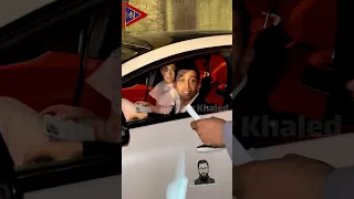 هشام جمال وخطيبته ليلي زاهر وكواليس ركوبهم السيارة وبكل شياكة يفتح لها الباب 