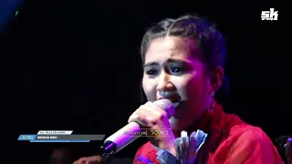 benang biru ll vella zaladara cover sk group 