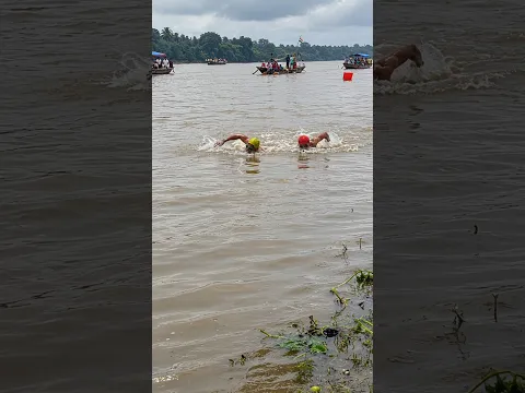 সাঁতার প্রতিযোগিতায় তৃতীয় স্থান দখল করে বাবার মুখে হাসি ফোটালেন ।