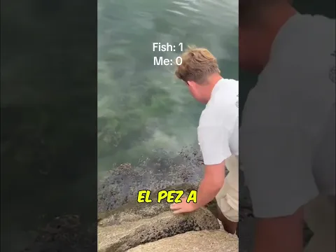Hasta le intento enseñar a nadar XD