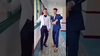 انا اخويا طول ما هو جنبي انا ف امان  انا اخويا طول ما هو جنبي انا ف امان