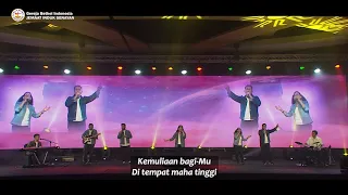 kemuliaan bagimu di tempat maha tinggi