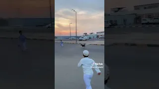 فراج يضحك أخو صغير أحمد ليش خايف كلب او ولد أخي قزيع  فراج يضحك أخو صغير أحمد ليش خايف كلب او ولد أخي قزيع