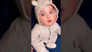 بيبي صغير جميل Beautiful أطفال مضحكين جمال الأطفال صغار بوبو 