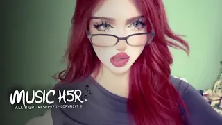اغاني عراقي  وين اسال اني عنه ودوني يم بابه اشلون ينسى مطلوبه اكثر شيء دندنها