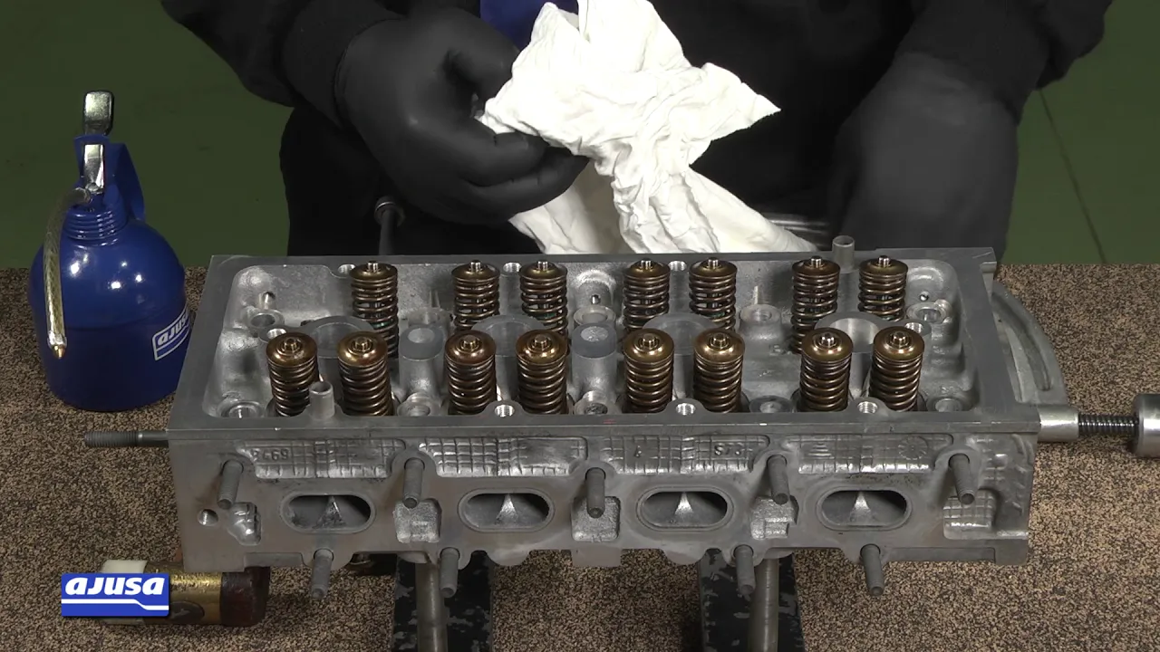 ALFA ROMEO MITO 1.4 🔧 Valve steam seal assembly – Montaje de los retenes de válvula Ajusa