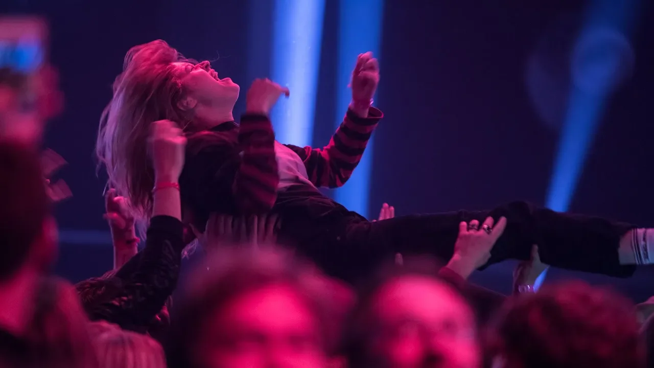 P3 Gull 2018: Girl in red - "I wanna be your girlfriend"