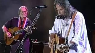 Neil Young Willie Nelson - Heart of Gold Live at Farm Aid 1995