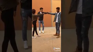 لما تحب شخص وشخص ذا يحب غيرك 