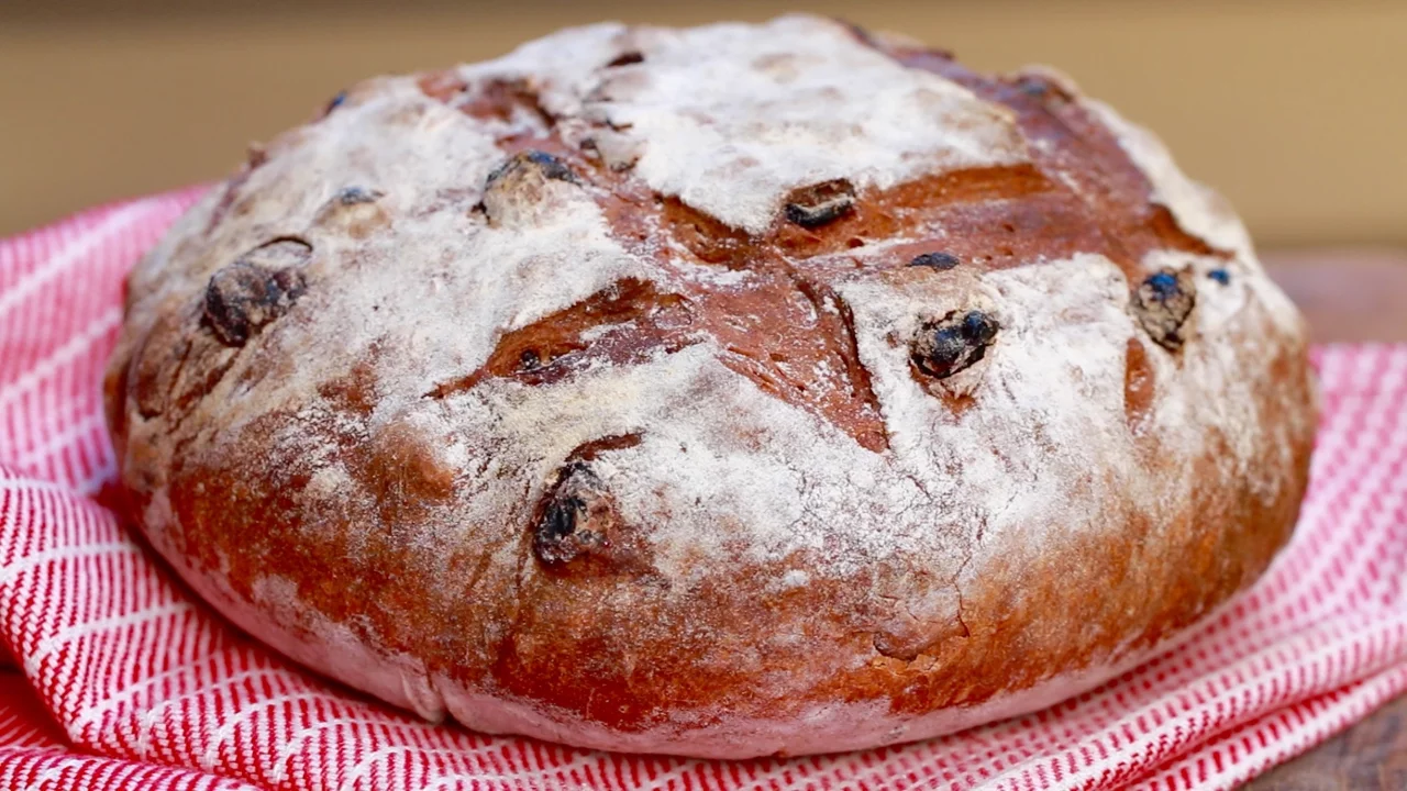 Cinnamon Raisin Bread (Easy, No-Knead Recipe) - Gemma