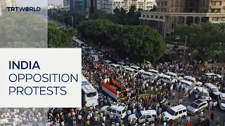 Opposition bloc marches towards Supreme Court as protests intensify