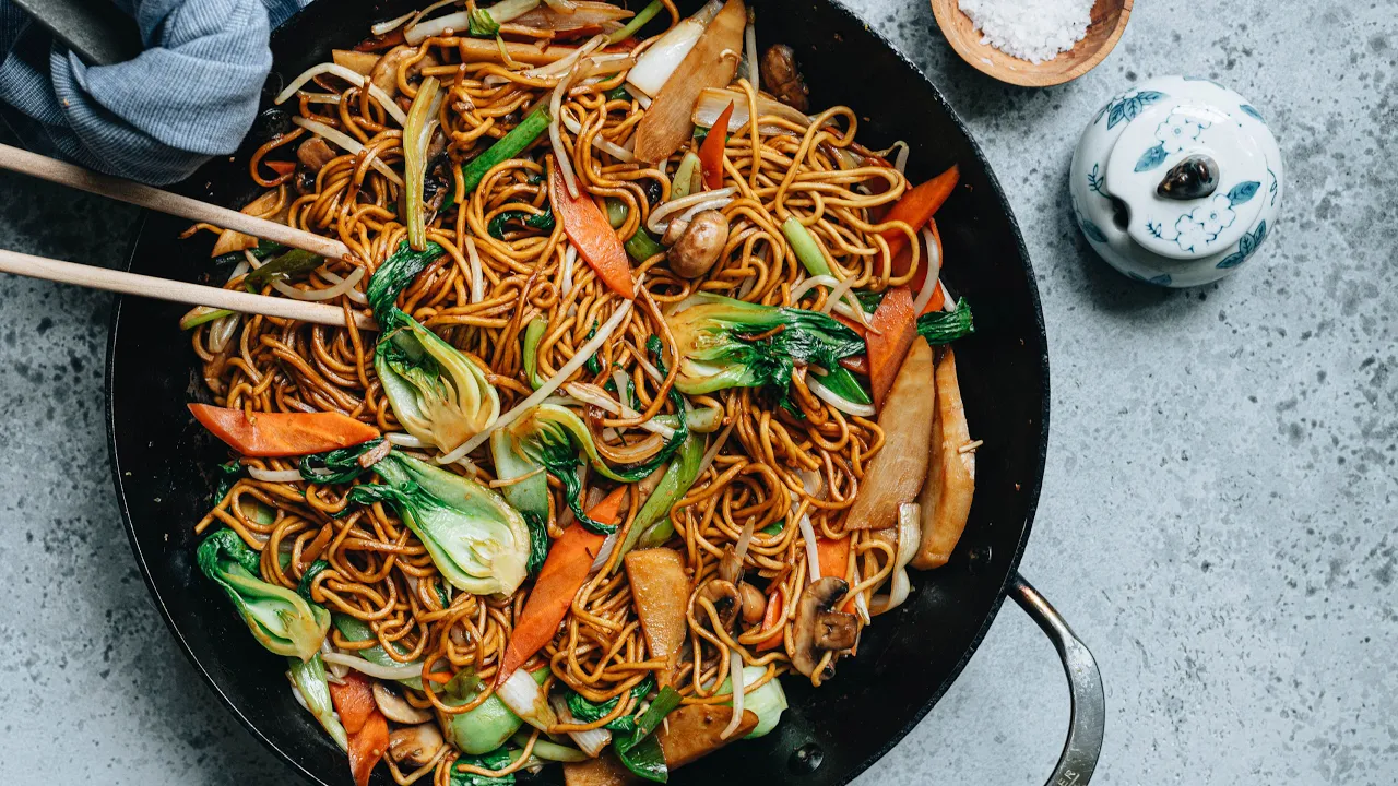 Vegetarian Chow Mein () Recipe