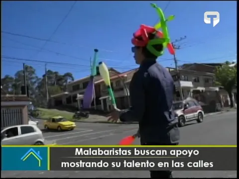 Malabaristas buscan apoyo mostrando su talento en las calles