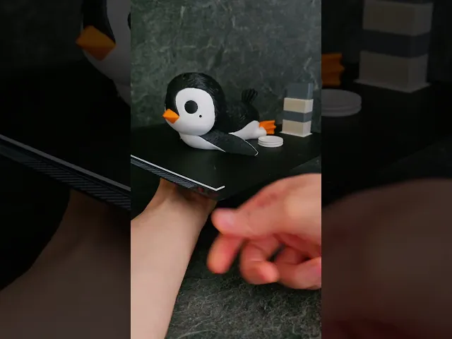 Little Penguin Money Box / Support free video thumbnail