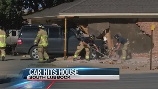 Vehicle crashes into South Lubbock home Saturday afternoon KLBK