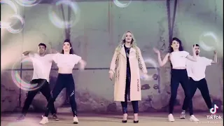زينة الداودية حالفة  زينة الداودية حالفة