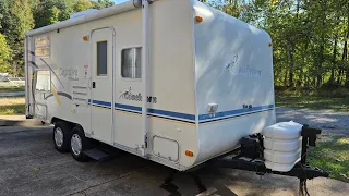 FOR SALE - 2002 Coachmen 199DB Camper