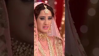 آروهي ترفع السلاح بوجه أعدائها Shorts حب خادع Ishqmeinmarjawan اروهي ديب 