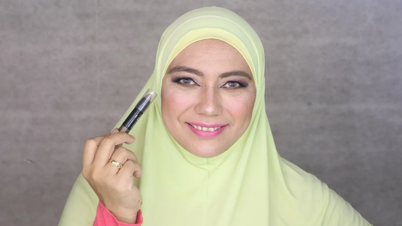 *NEW* Maybelline Fashion Brow Duo Shaper | Review & Demo. 