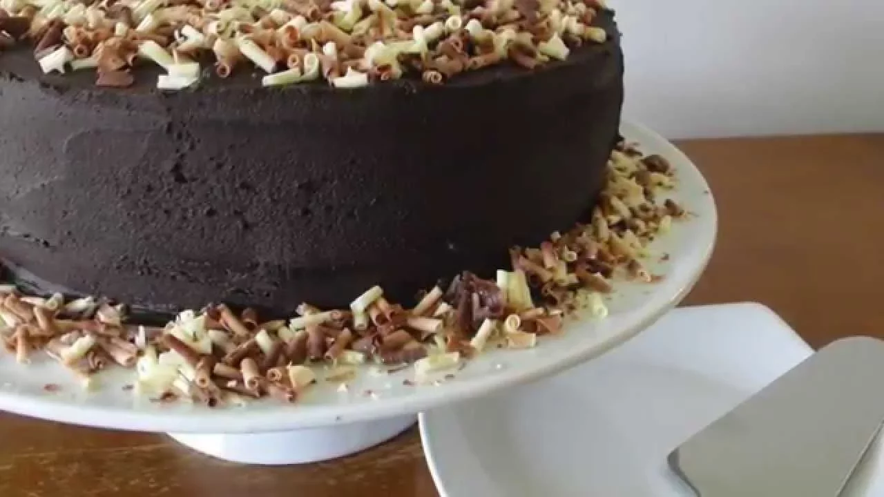 COBERTURA DE CHOCOLATE BUTTERCREAM CHOCOLATE FROSTING