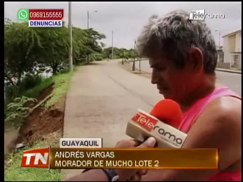 Moradores de Mucho Lote 2 preocupados por deslizamiento de tierra