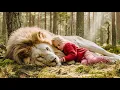 Lagu Everyone Thought She Was Dead — Until a Lion and a Wolf Protected Her