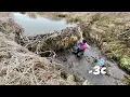 Lagu Breaking a Beaver Dam in Ice-Cold Water