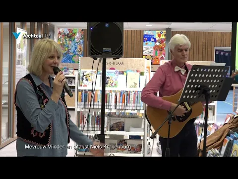 Zing Nederlands met mevrouw Vlinder uit Nieuwleusen en het koor Voices Lemelerveld in het Taalpunt van De Spil Nieuwleusen