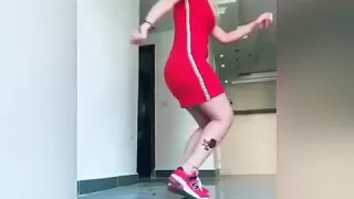 ايه البت الجامده ديه 