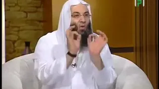 أوصاني خليلي كن في الدنيا كأنك غريب أو عابر سبيل دندنها