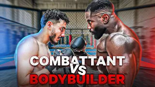 95 KG de MUSCLES contre 25 COMBATS de Muay Thaï ! Skarbowsky est choqué !