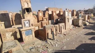 مقبرة وادي السلام المقبره القديمه الفتحه الاوليه النجف الاشرف قرب لامام علي  ع  دندنها