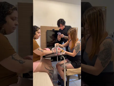 Ela começou do zero… e veio a primeira cliente 🥹💅                   #viral #vlog #shortsvideo