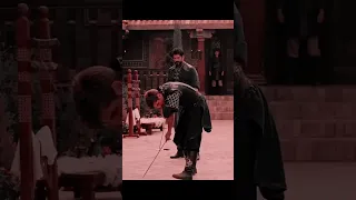 عثمان يدرب أبنه أورهان بسبب فشله في مهمة 