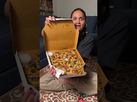 I tested 100 vs 1000 rupees Giant luxury pizza  #ytshorts #minivlog #food