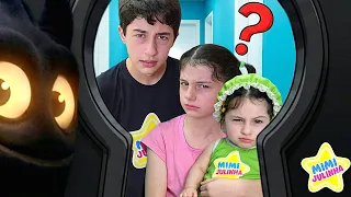 Bebê Julinha e a Chave Misteriosa: os MONSTROS do quarto | Mimi Julinha