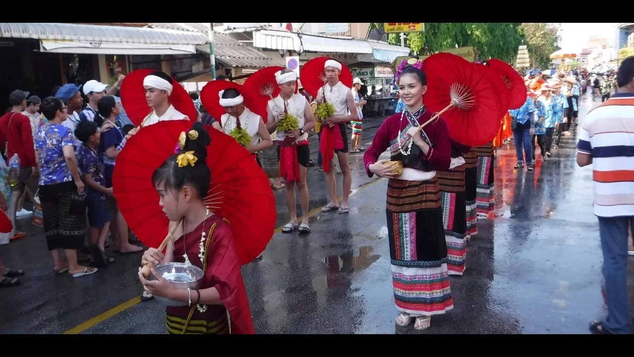 Sonkran Festival in Northern Thailand part 1   Family goes to see Sonkran festivities