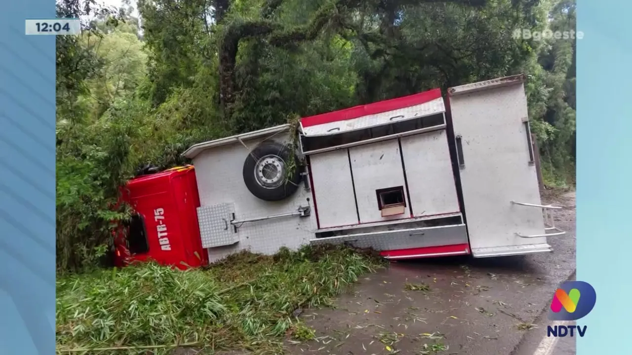 São Cristóvão do Sul: Caminhão do Corpo de Bombeiros de Curitibanos capota durante ocorrência