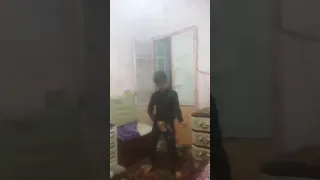عبد الله البرنس لما يغني مهرجان عيال بتتركب دندنها